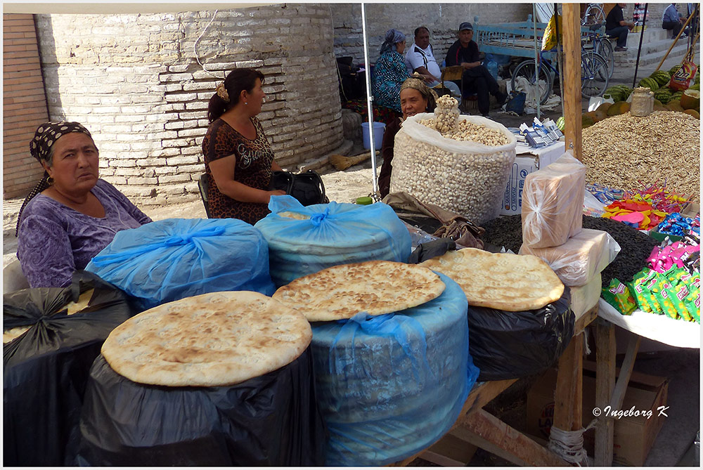 Chiva - Toprak Kale - Marktstand - Fladenbrote -