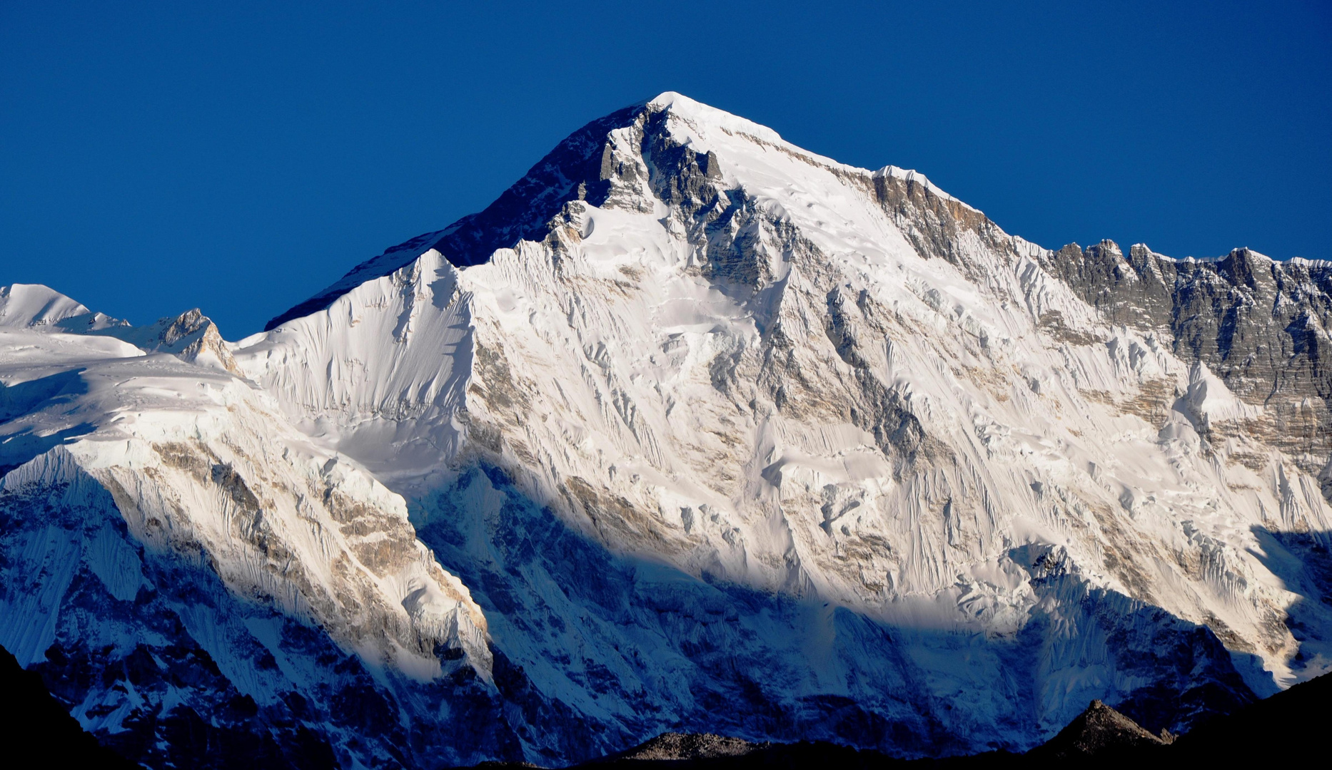 Cho Oyu im ersten Sonnenlicht