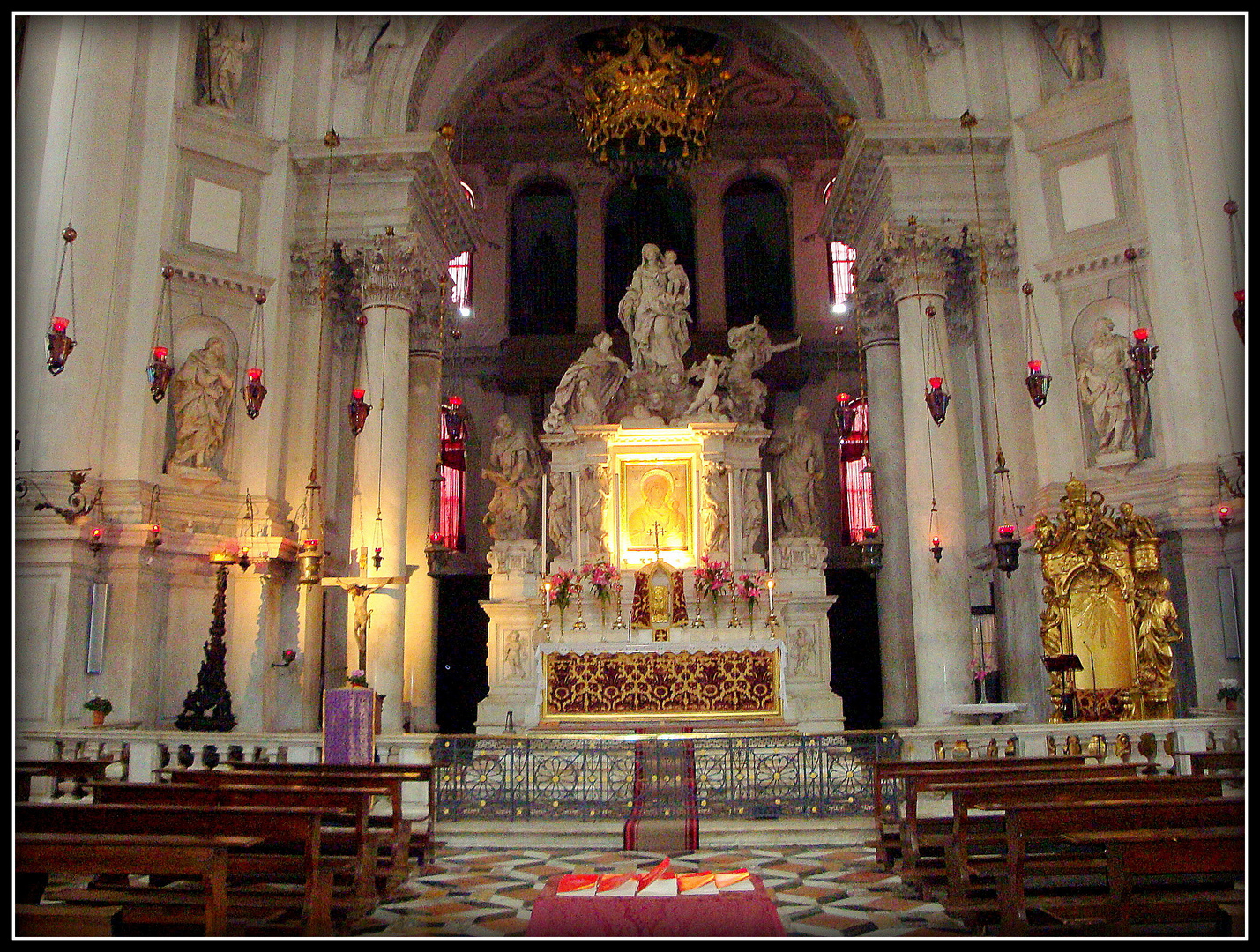 Choeur d'une des 80 églises de Venise 
