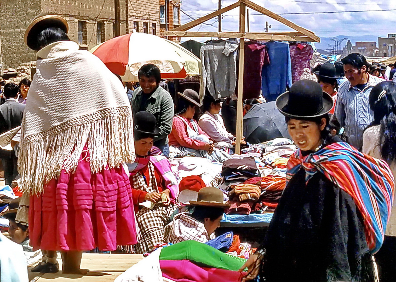 Cholitas in La Paz