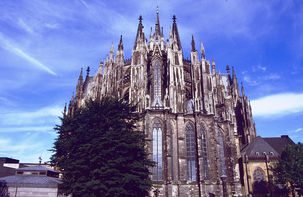 Chorabschluss von Osten, Kölner Dom bei Tag (Querformat)