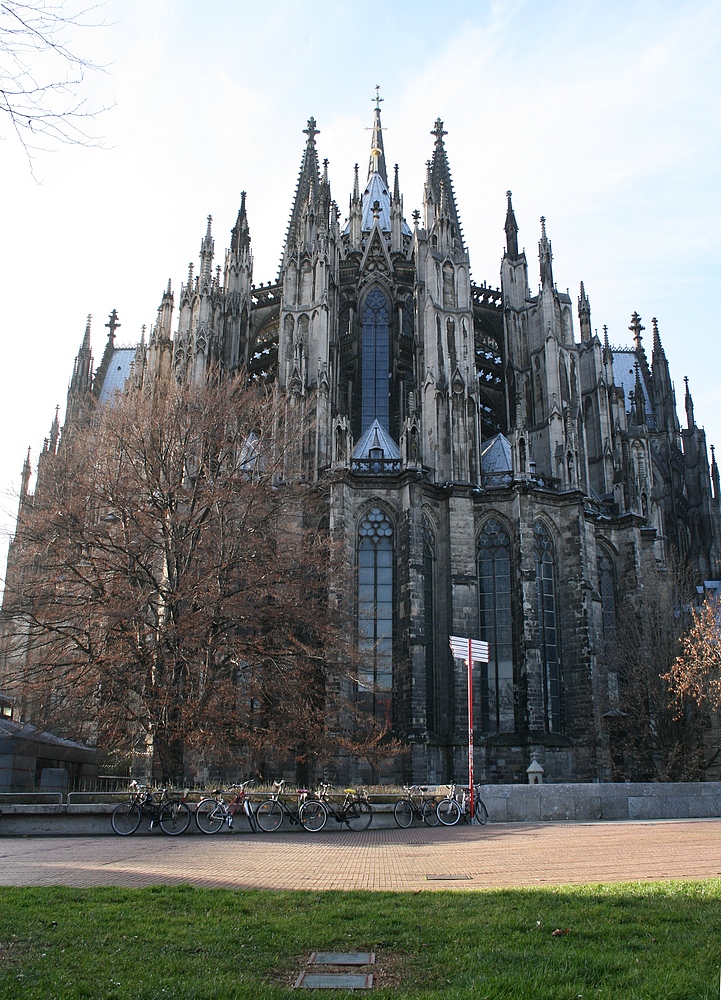 Chorabschluss von Osten, Kölner Dom Hochformat (29.11.2011) (7)