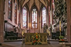 Chorraum und Volksaltar der Stiftskirche in Baden-Baden