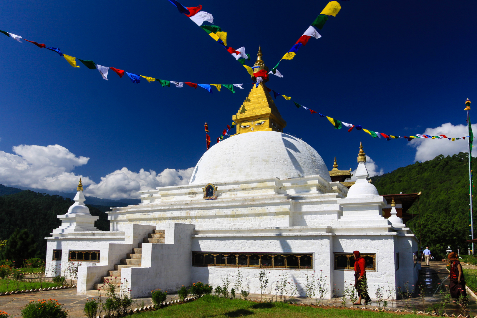 Chorten des Frauenklosters bei Punakha...