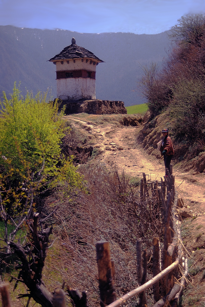 Chorten on the way down to the Paro valley