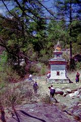 Chorten on the way to the Jomolhari base camp