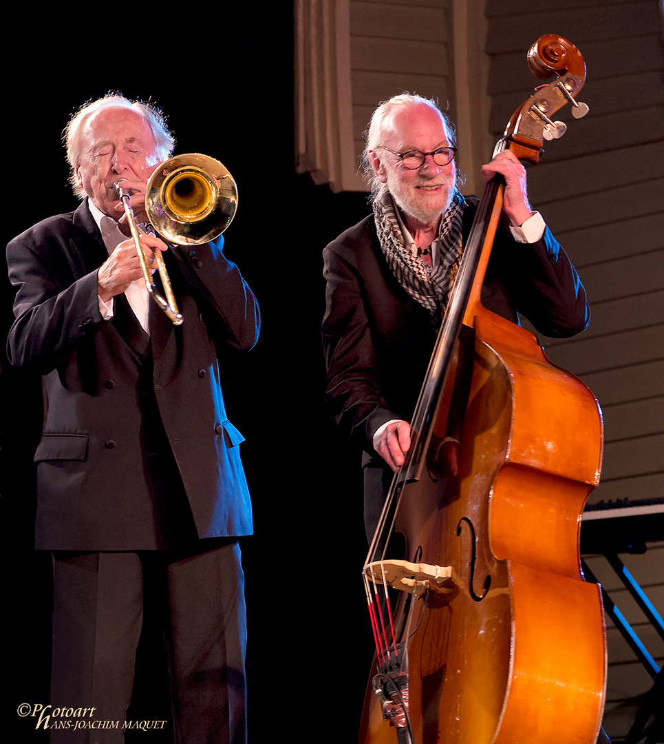 Chris Barber, Jackie Flavelle