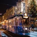 Christbaum mit Christkindl-Tram