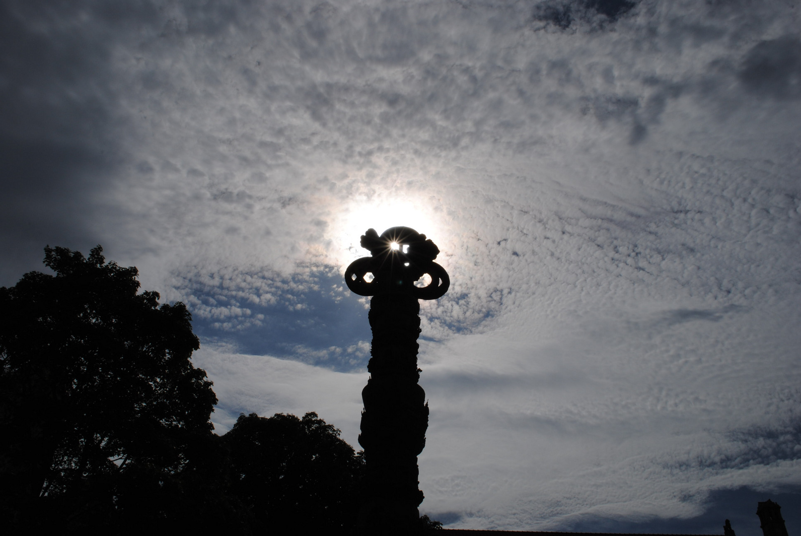 Christensäule mit Heiligenschein