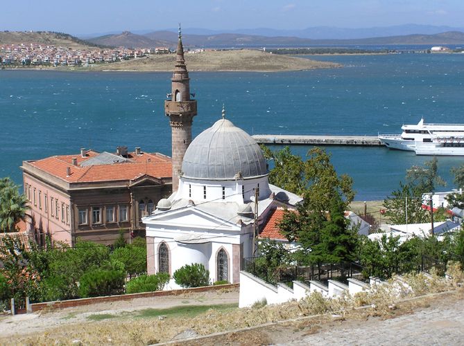 Christentum und Islam zusammen :·) Ayvalik