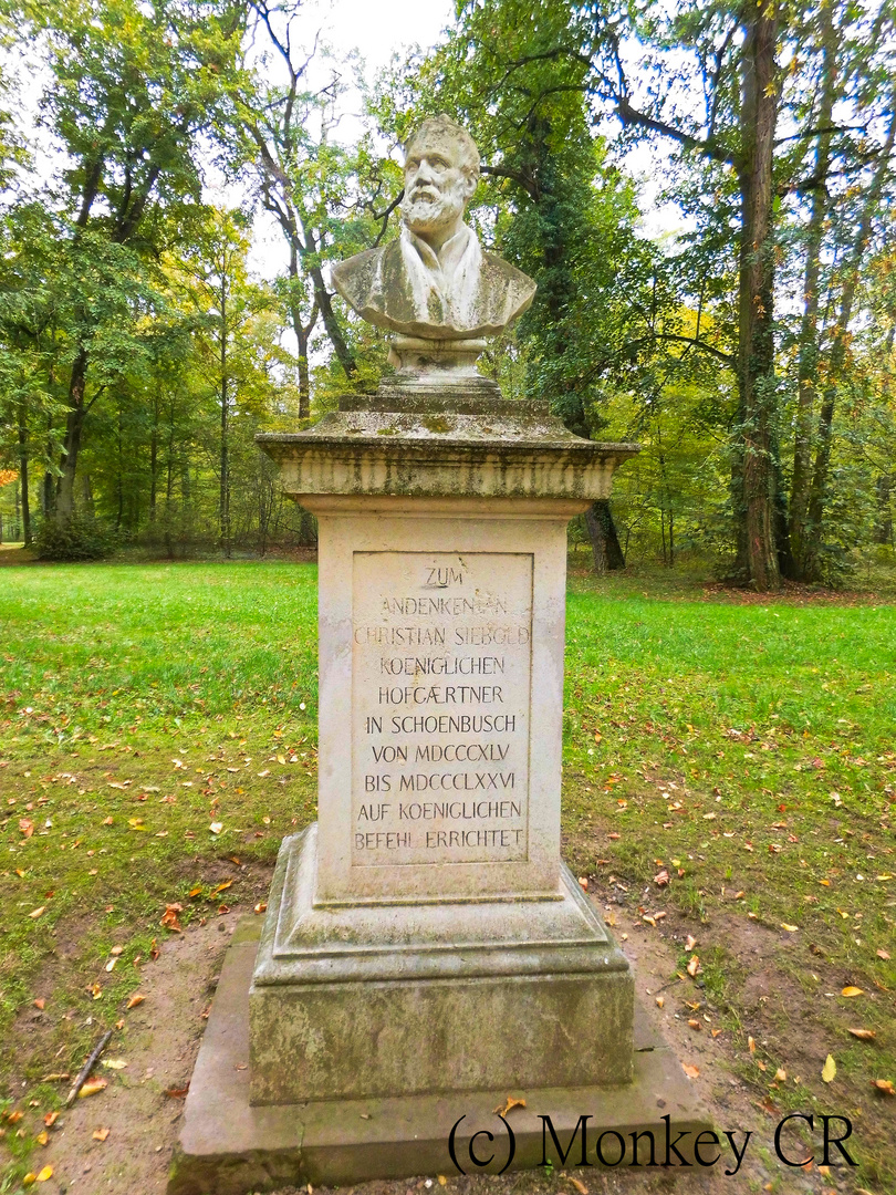 Christian Siebold Statue - Landschaftspark Schönbusch