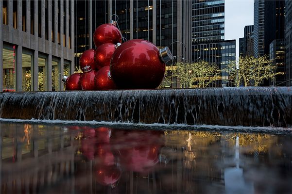 Christmas Ball Fountain New York - 2024er Edition
