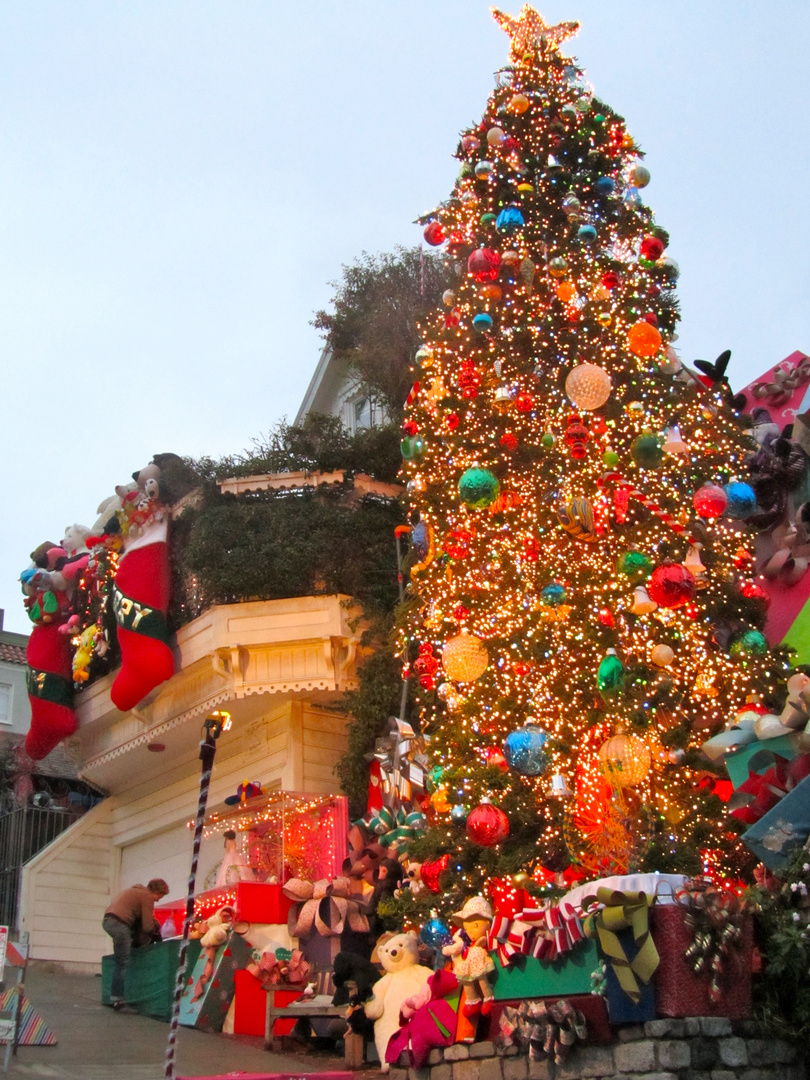 Christmas tree on 22nd Street