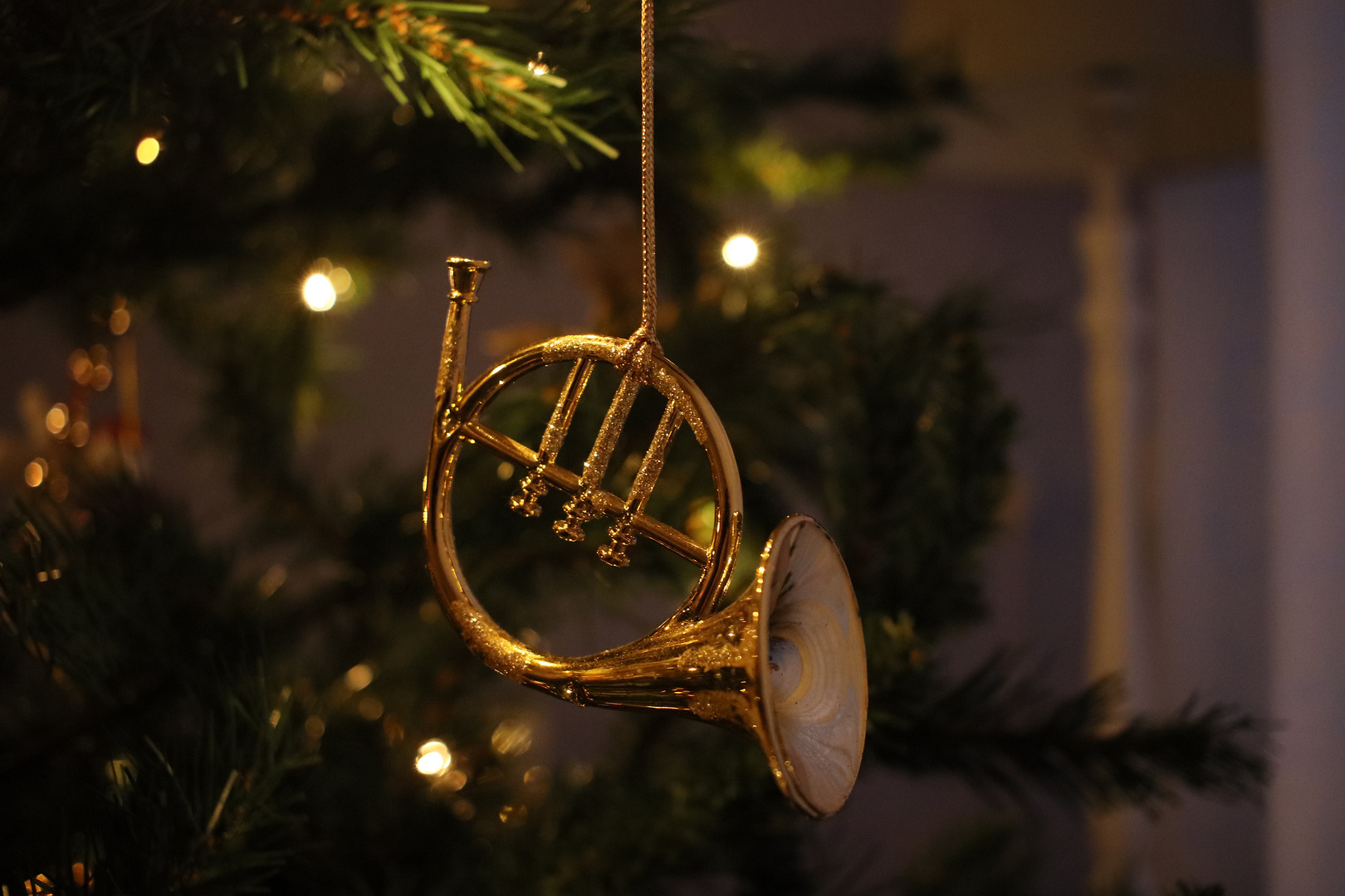 Christmas trumpet