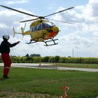 Christoph 77 im Landeanflug zum Tankstop beim Christoph 32