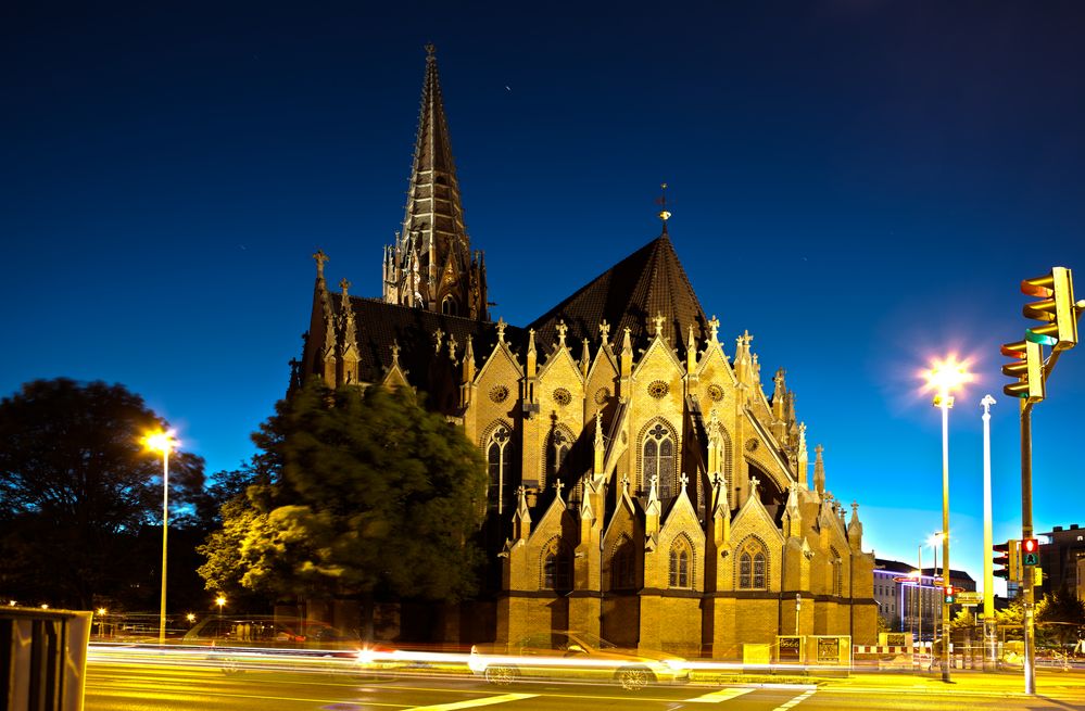 Christus Kirche in Hannover bei Nacht als HDR fotografiert