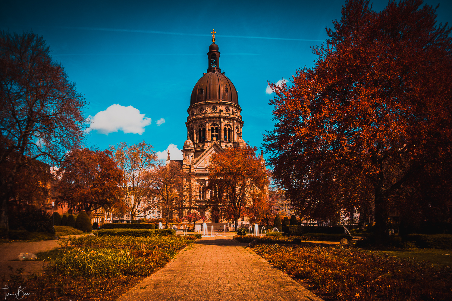 Christuskirche ("Orange & Teal"-Look)