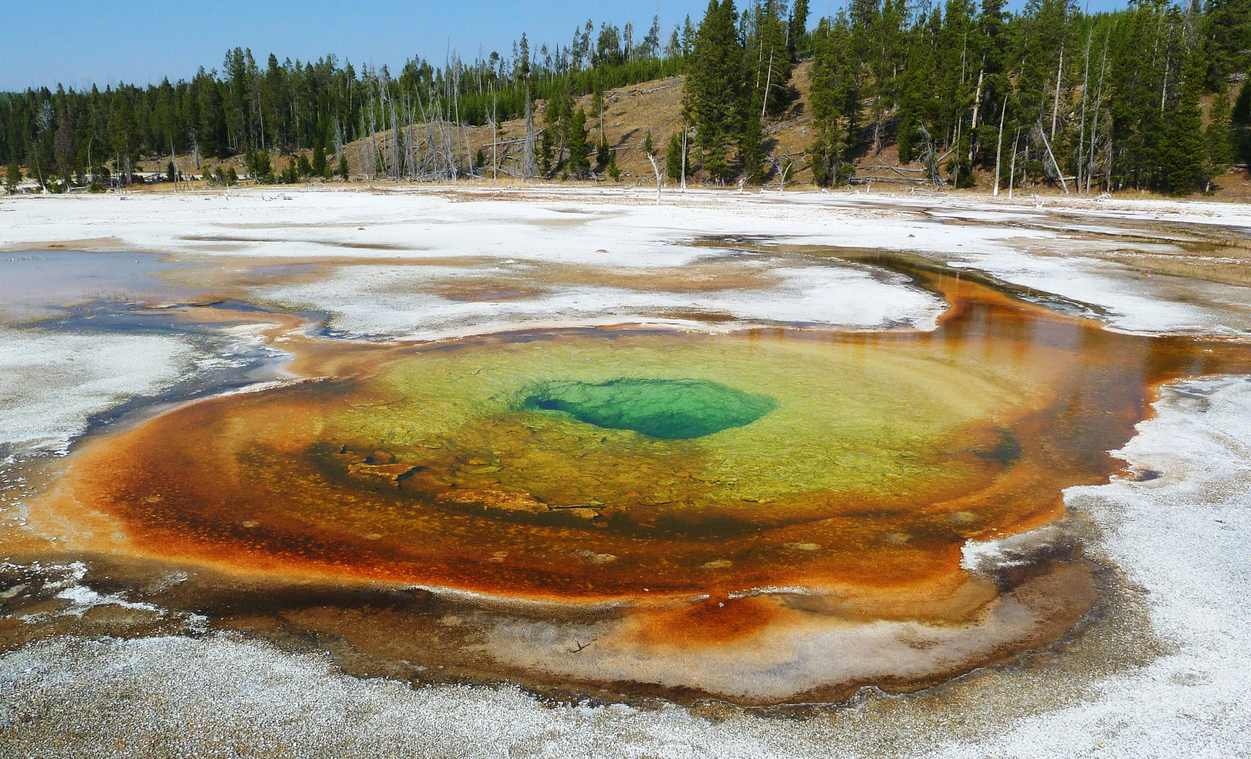 Chromatic Pool im Upper Geyser Basin, Yellowstone National Park