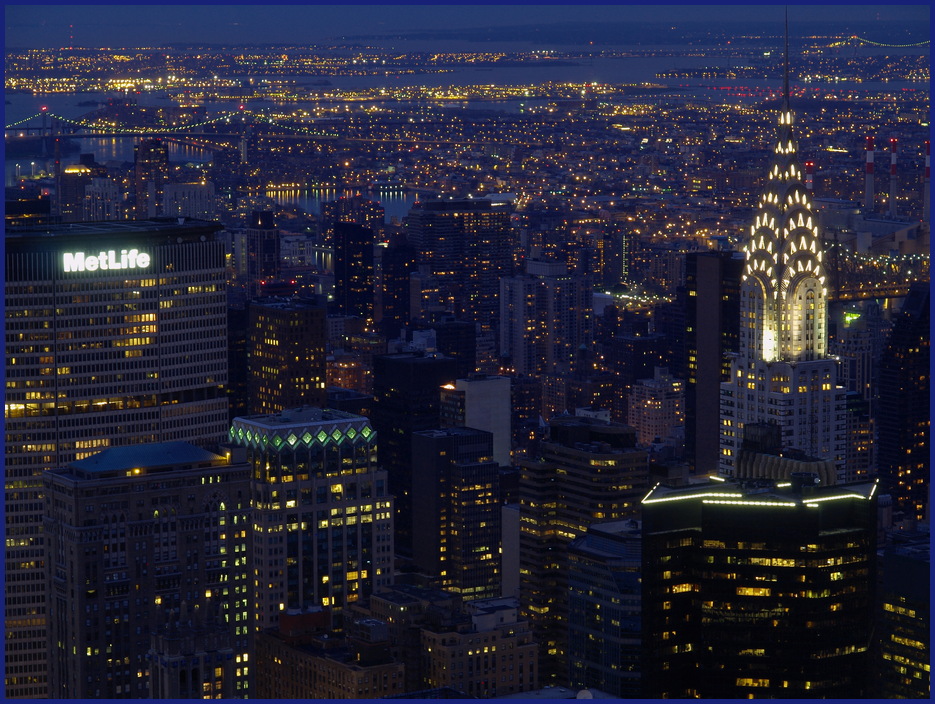 Chrysler Building und MetLife in NYC bei Nacht