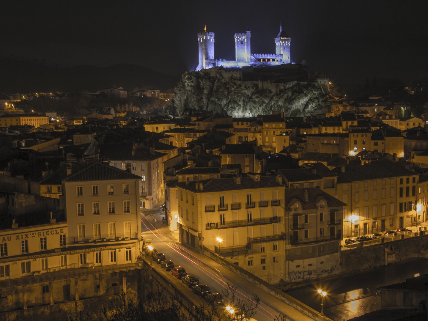 Château bleu de la ville de Foix, Ariège photo et image photos art et culture, château, ariège Château bleu de la ville de Foix, Ariège photo et image photos art et culture, château, ariège