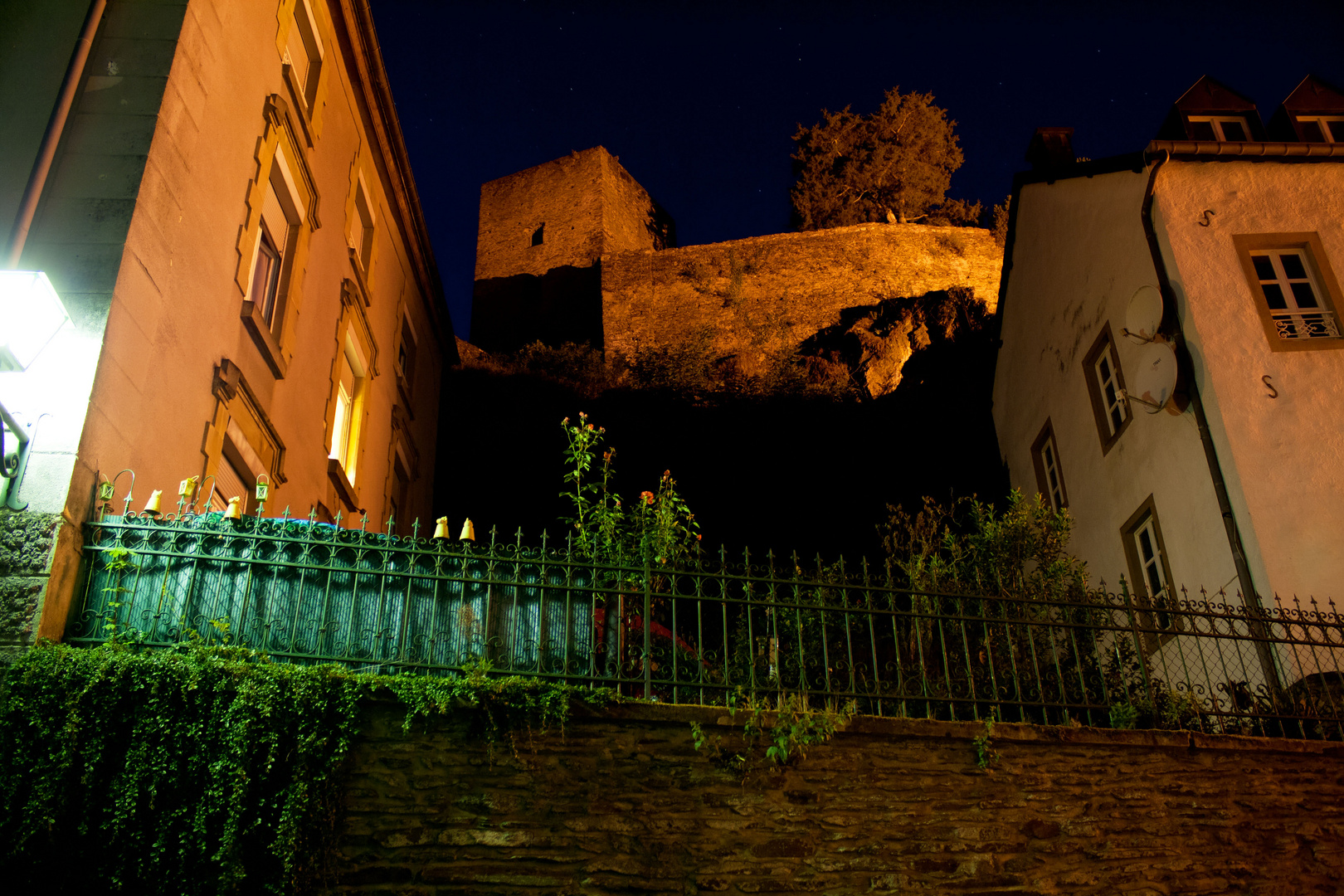 Château d' Esch-sur-Sûre Detailaufnahme bei Nacht