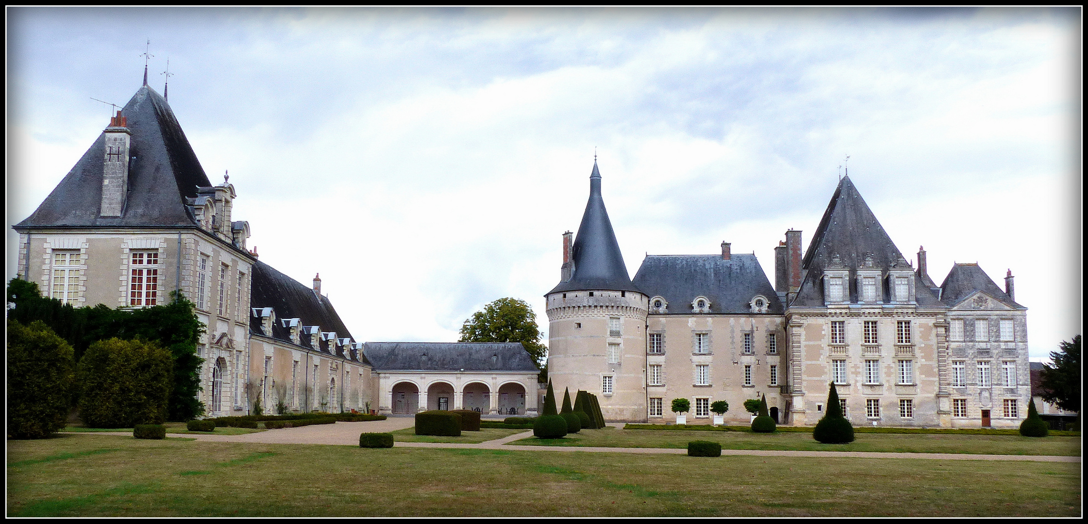 CHÂTEAU - d'AZAY -le-FERRON - 1 - 