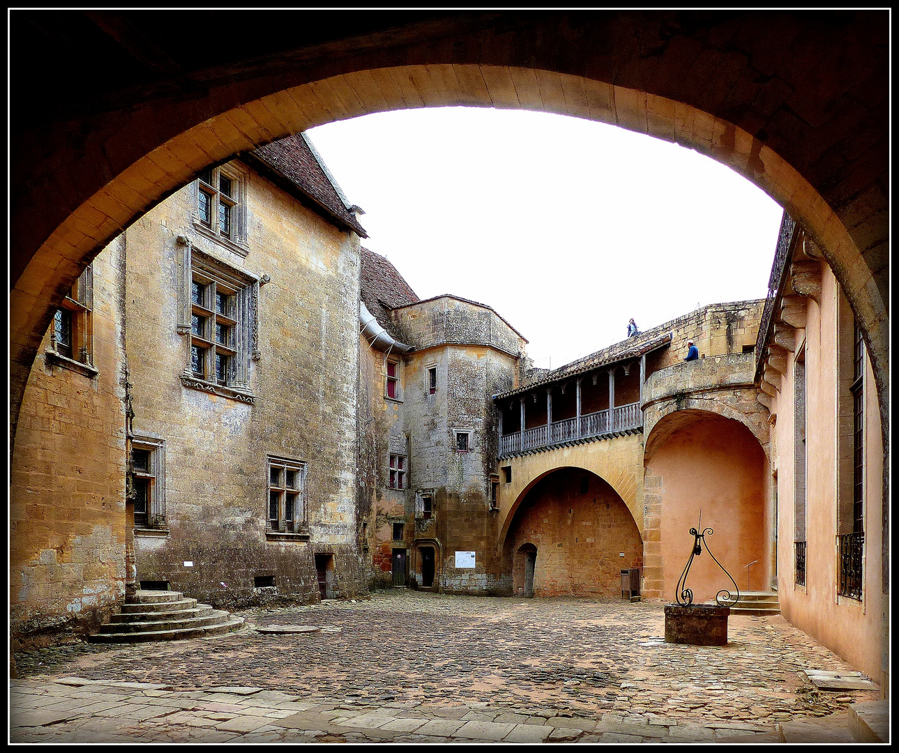 CHÂTEAU - de - BIRON - 11 - 