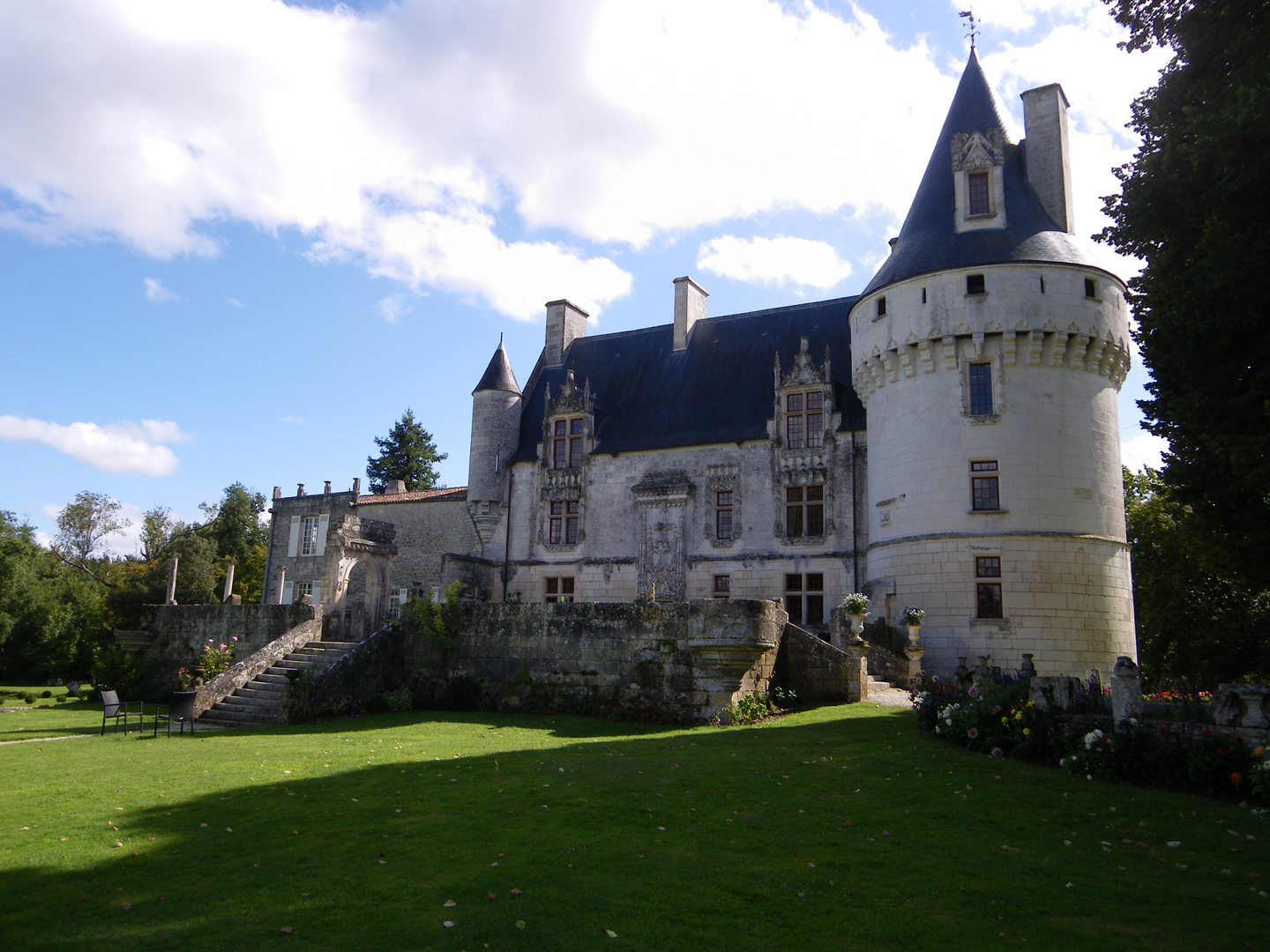 château de Crazannes, "du chat botté"