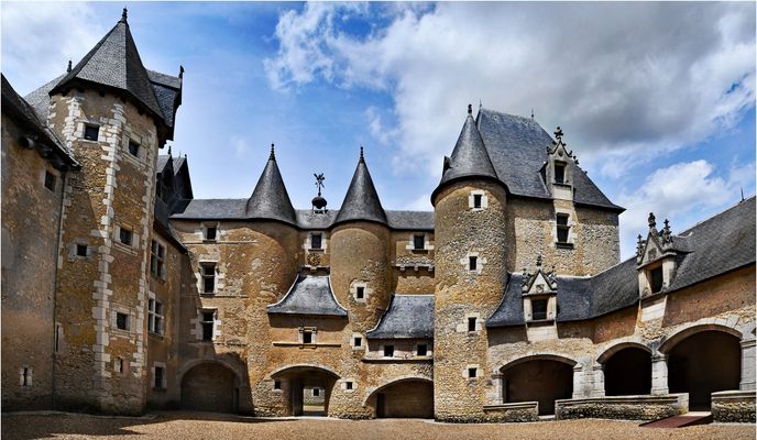 Château de Fougères-sur-Bièvre