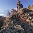 Château de Herrenfluh, Zugang zum Plateau der Oberburg mit zahnartigem Mauerrest