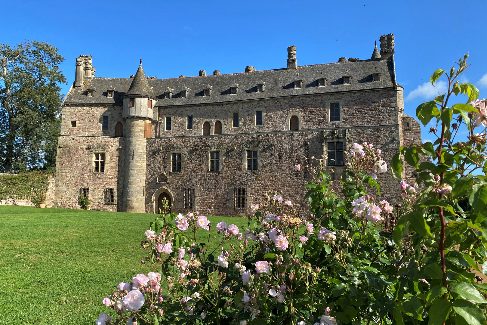 Château de la Roche-Jagu II