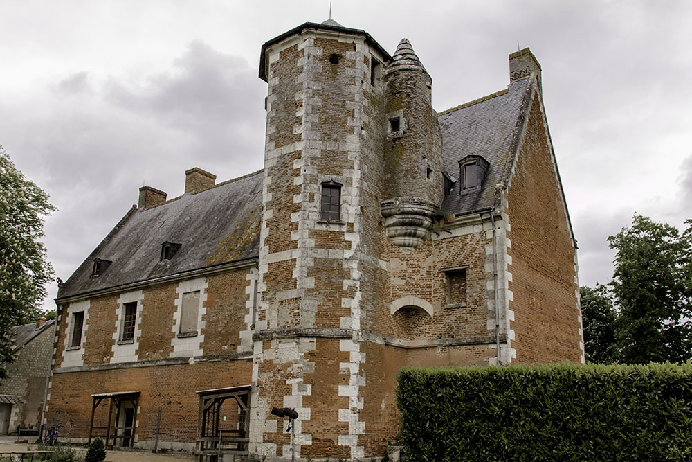 chateau louis xi tours