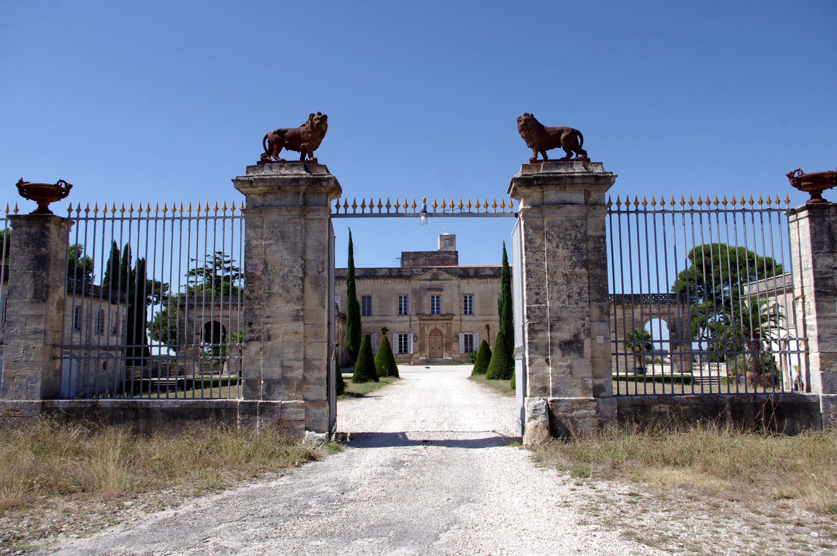 Château de Montfrin, Gard ....