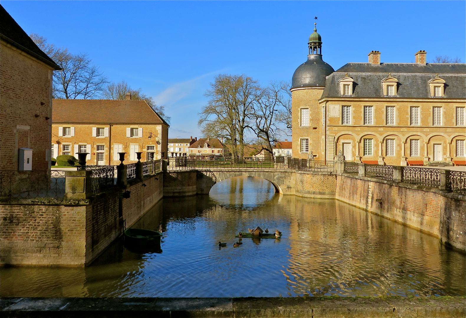 ...Château de Pierre XVII ème siècle 2 !!!...