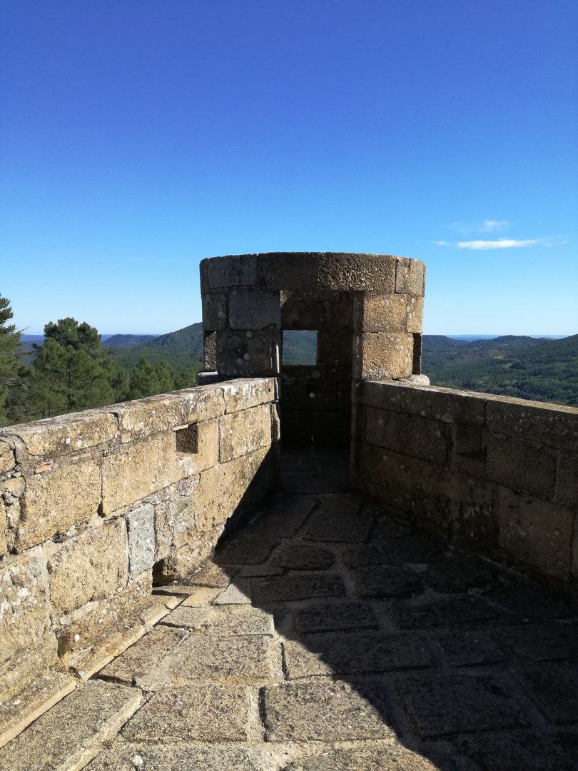 Château de POrtes, Cévennes 