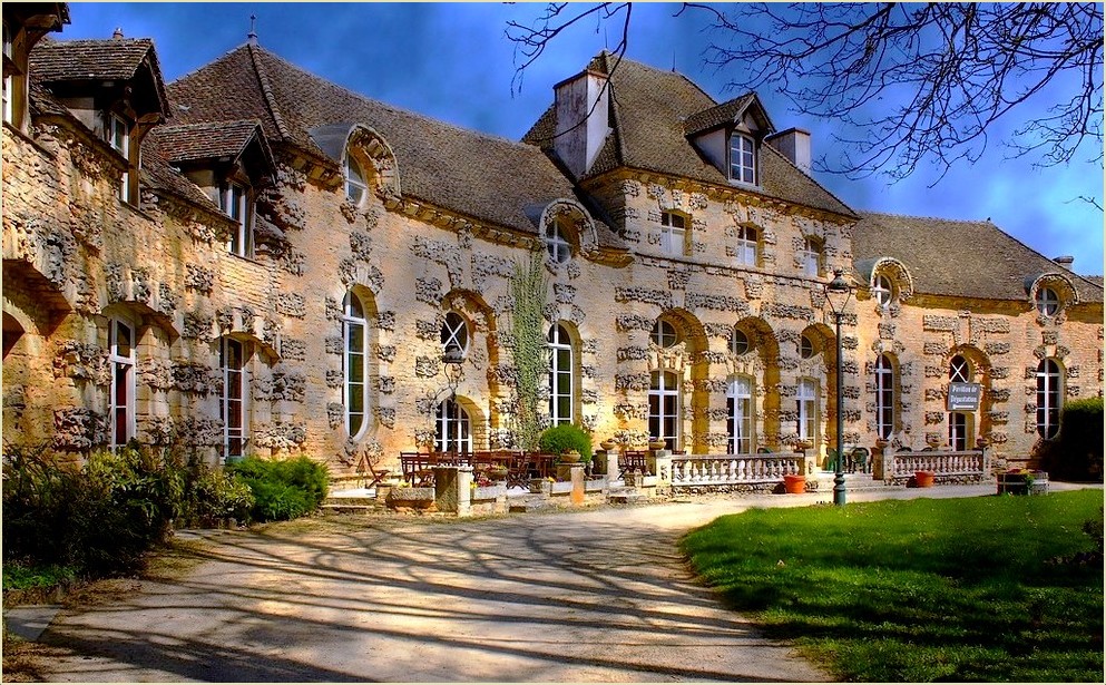 Château de Savigny-lès-Beaune / Les communs