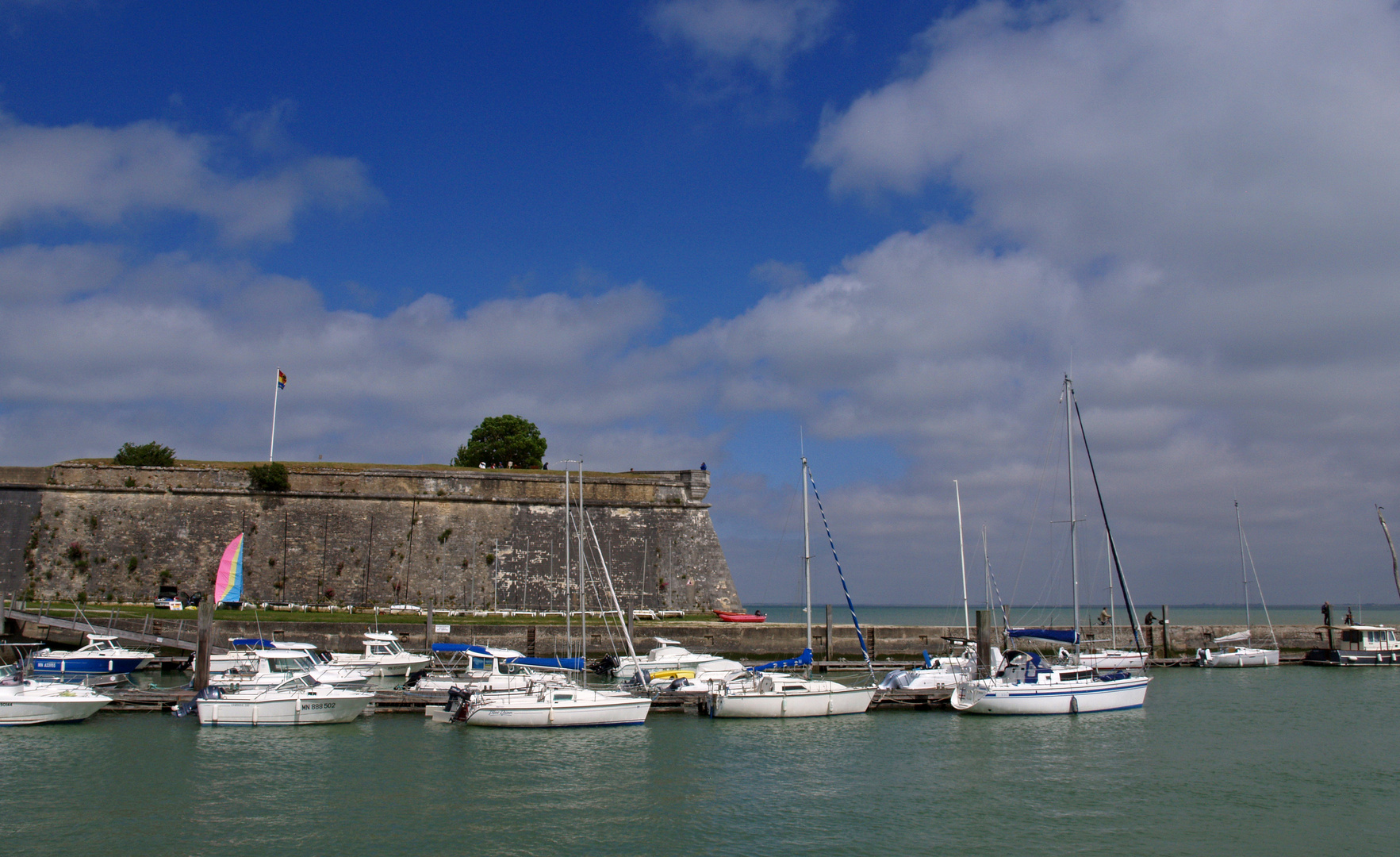 Château d’Oléron - Le soleil est revenu sur le port de plaisance