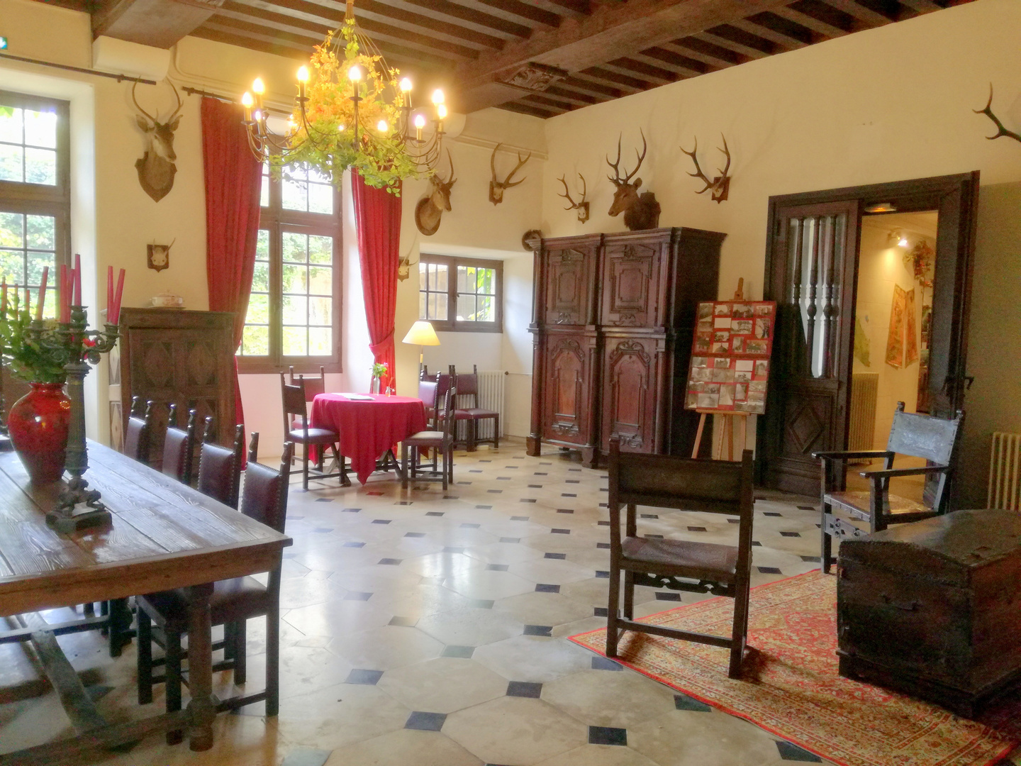 Château d'Urtubie - Visite ! Salle de chasse ou de bal