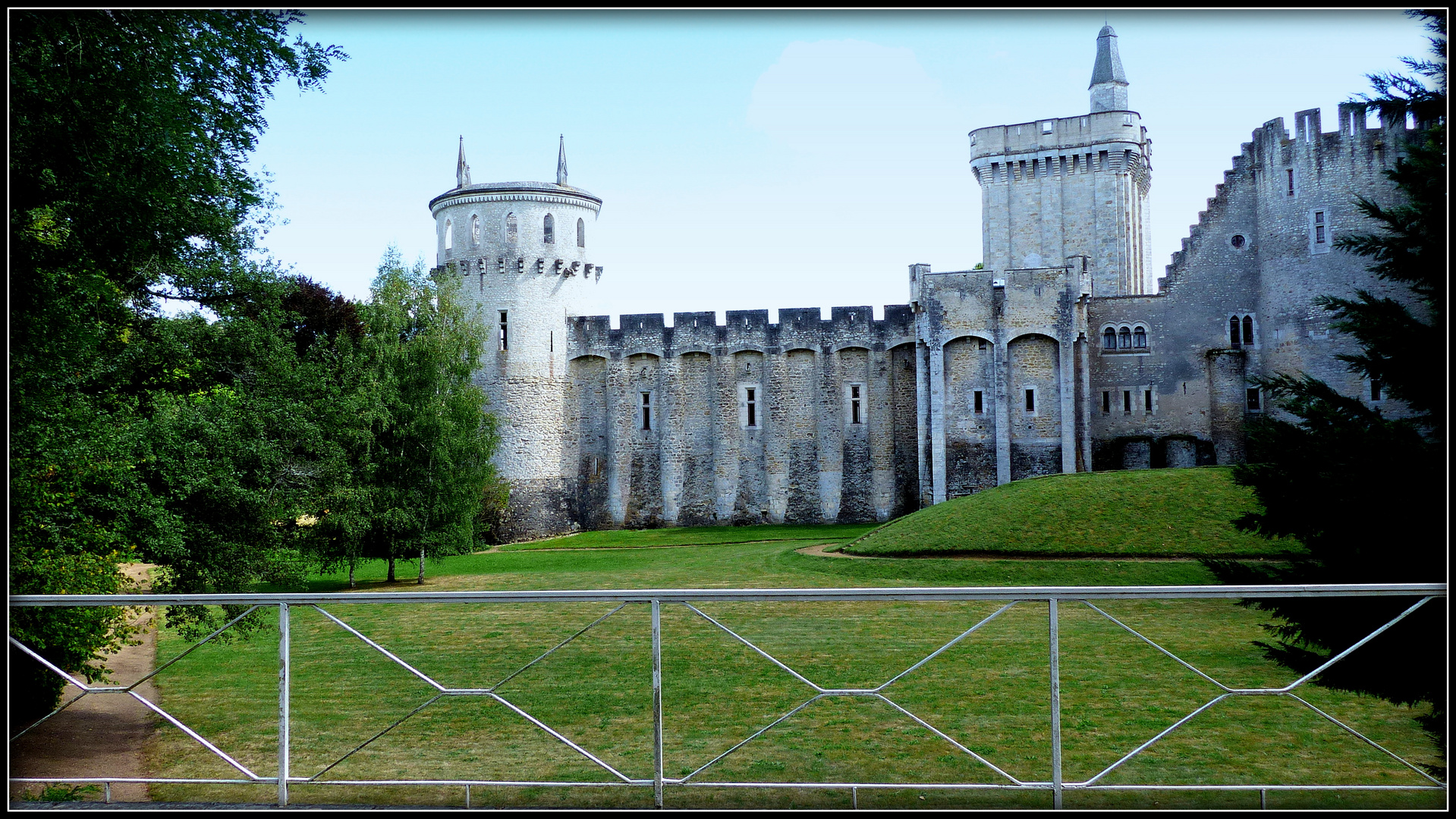 CHÂTEAU - GUILLAUME - 3 - 