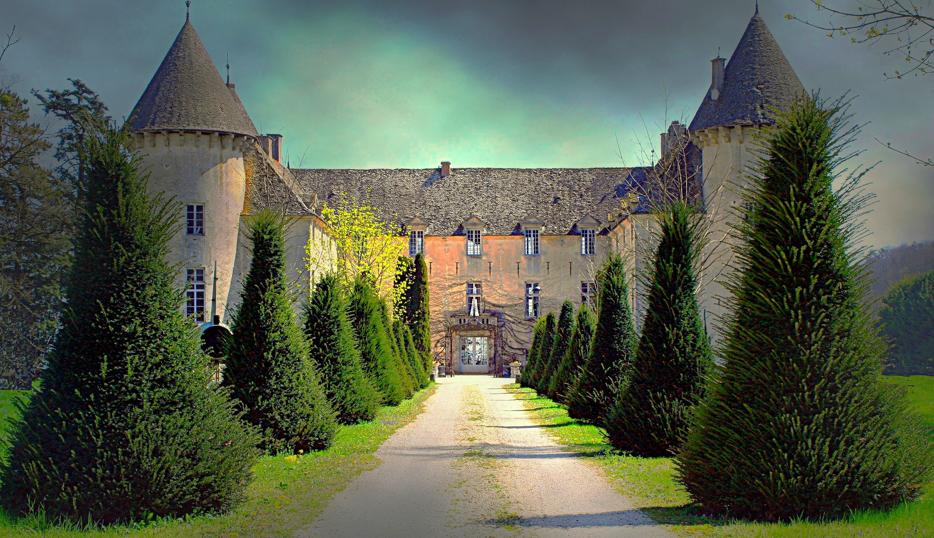 Châteaumusée de SavignylèsBeaune / Bourgogne photo et image europe