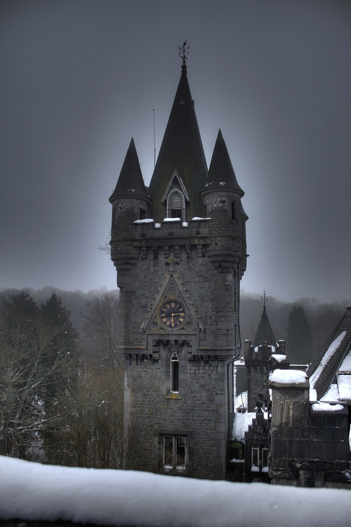 Château Noisy Uhrenturm