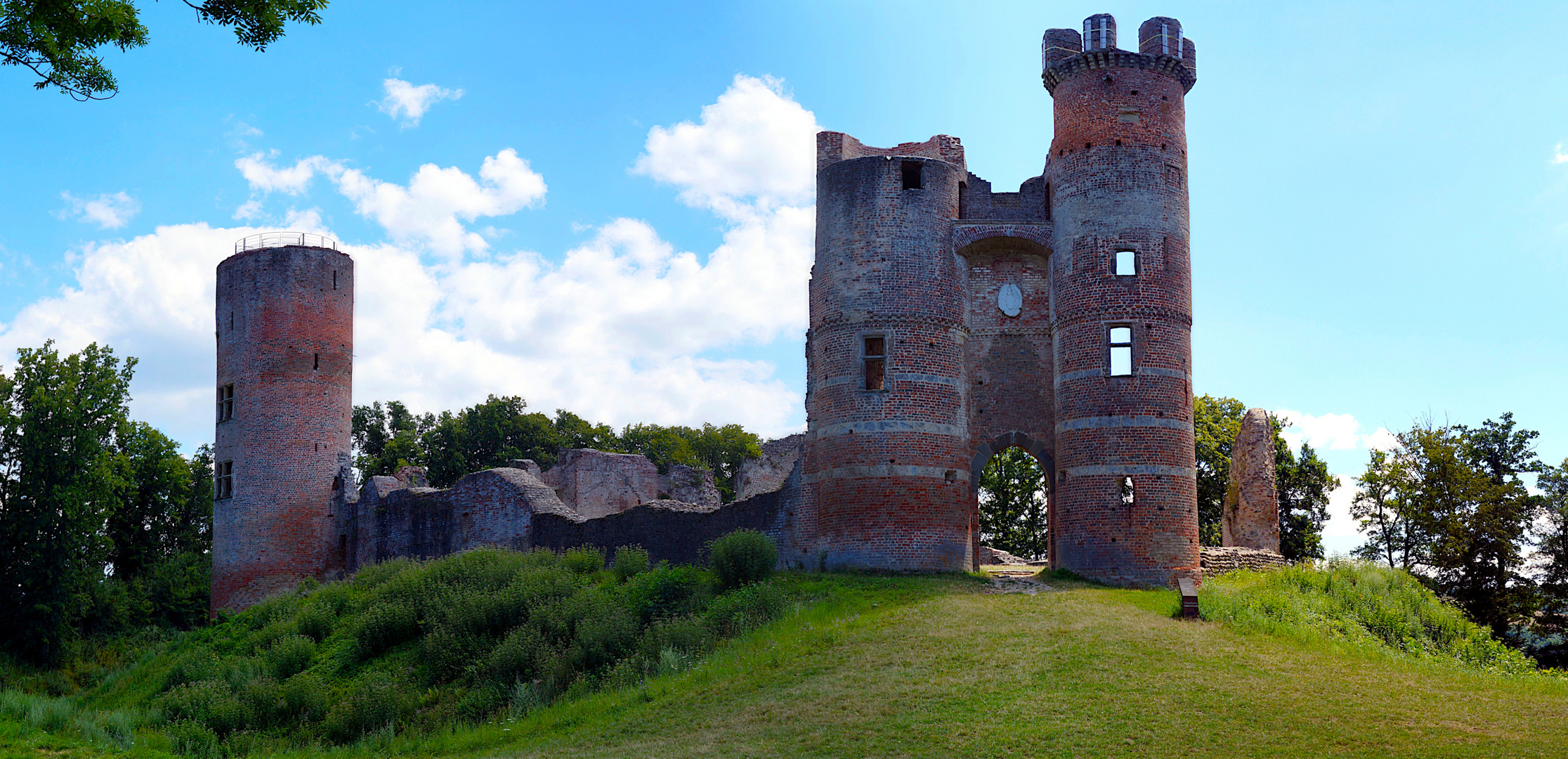 Château seigneurial de Bressieux