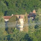 Château vallée de la Creuse le matin avec une petite brume.