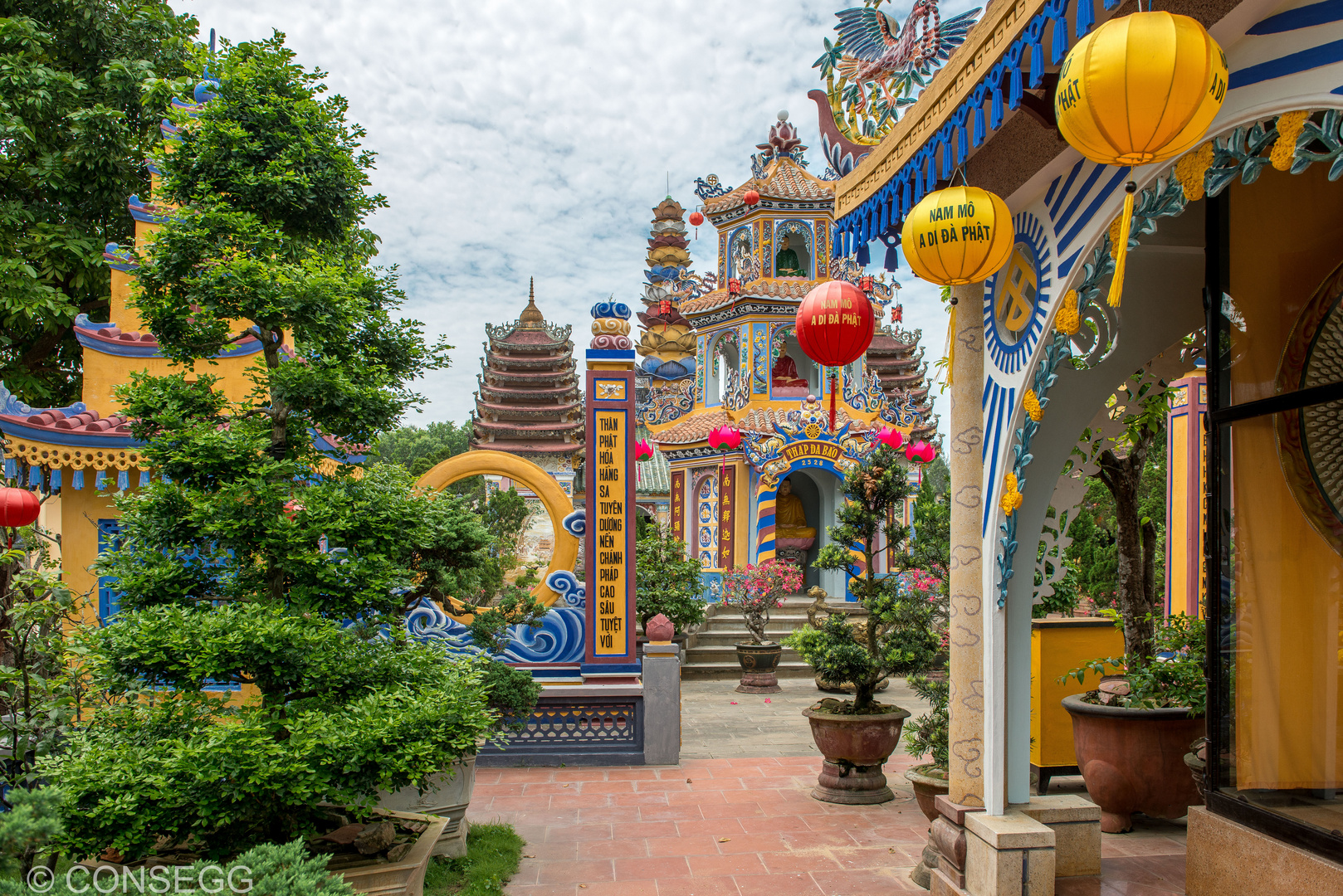 Chua Long Pagoda