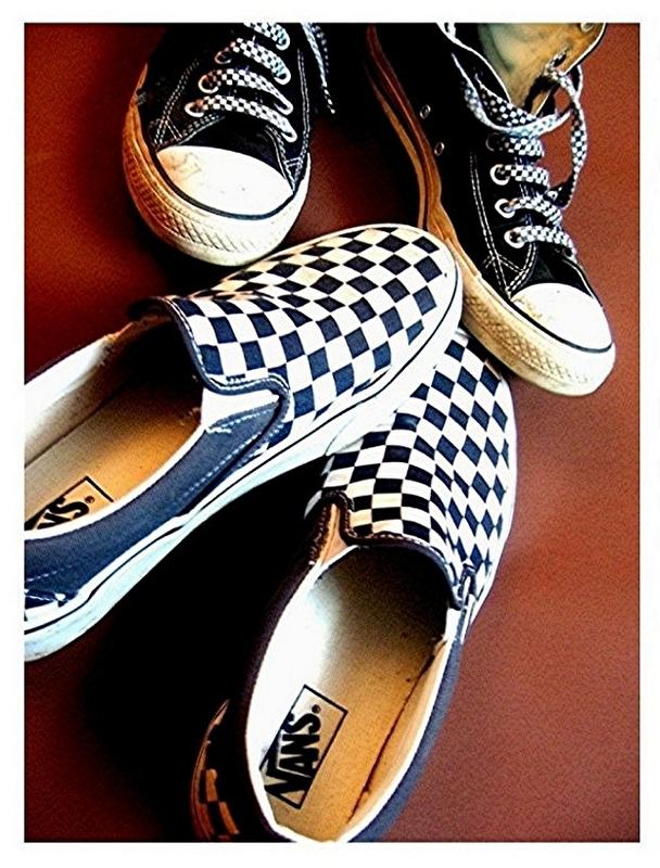 °°Chucks vs. Vans°°