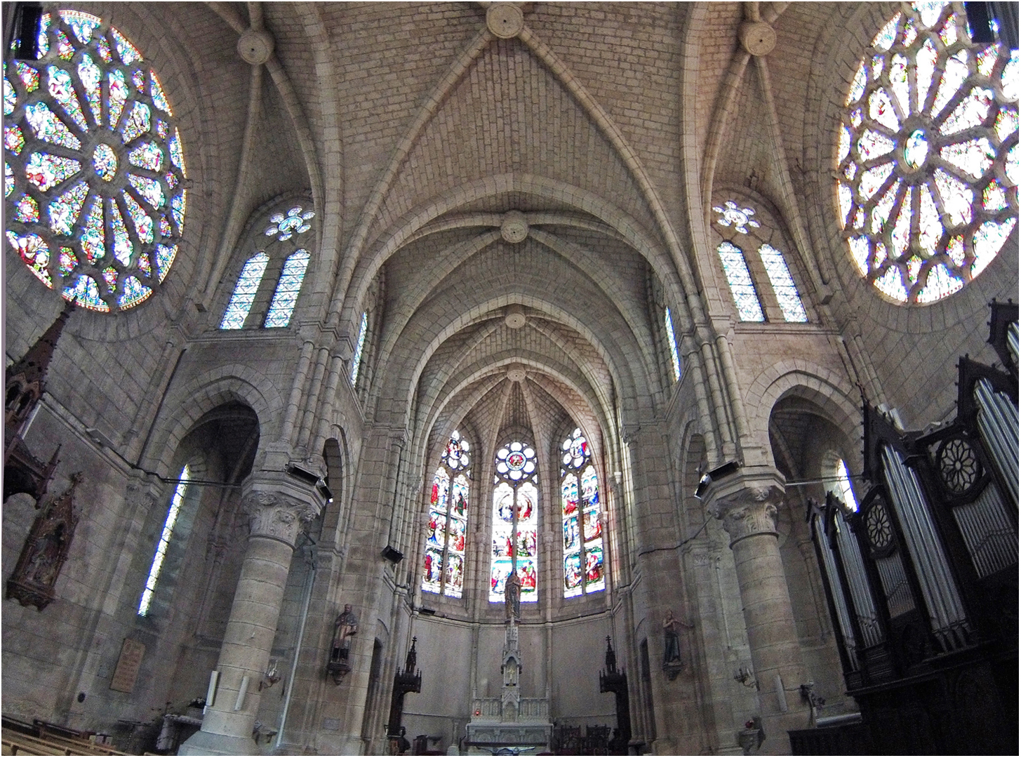 Chœur et transept de l’Eglise Notre-Dame de Nérac  --  Lot-et-Garonne