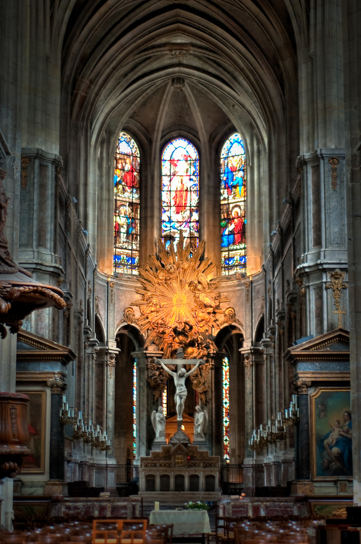 Church in Marais, Paris HDR