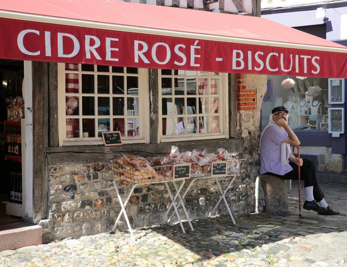 Cidre rose et biscuits