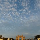 Ciel accueillant devant la porte du Palais du Maharadja