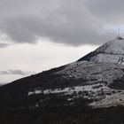 Ciel bleu sur l'antenne du Puy-de-Dôme